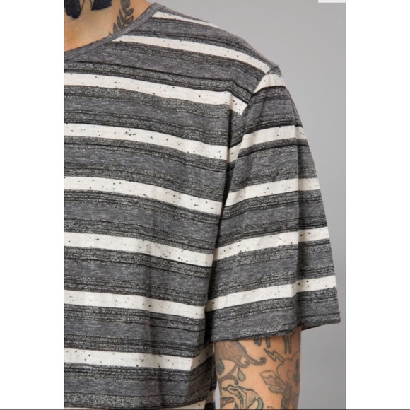 Elwood T-Shirt - Picture 3 of 4